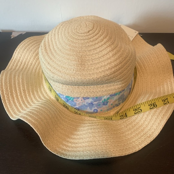 Max Studio Girl Straw Hat with Ribbon. - Picture 6 of 6